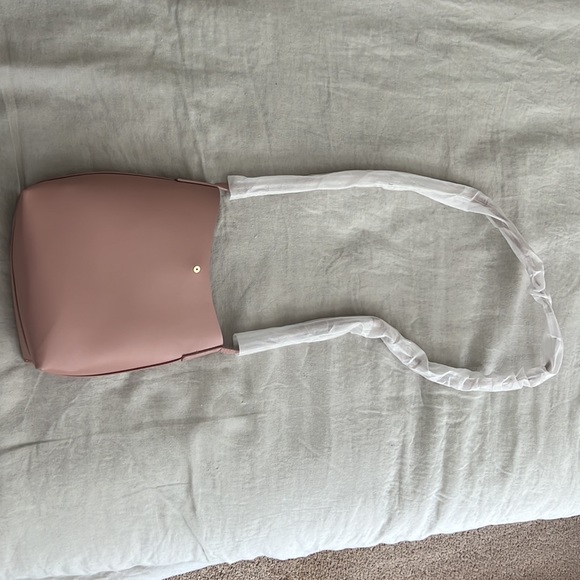 NEW Fab Fit Fun - Picture 7 of 8